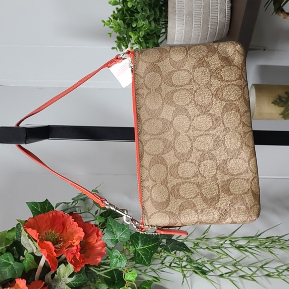 Coach Signature Pop Pouch - Picture 4 of 8